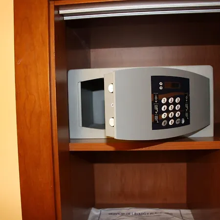 Pujol Hotell 2*